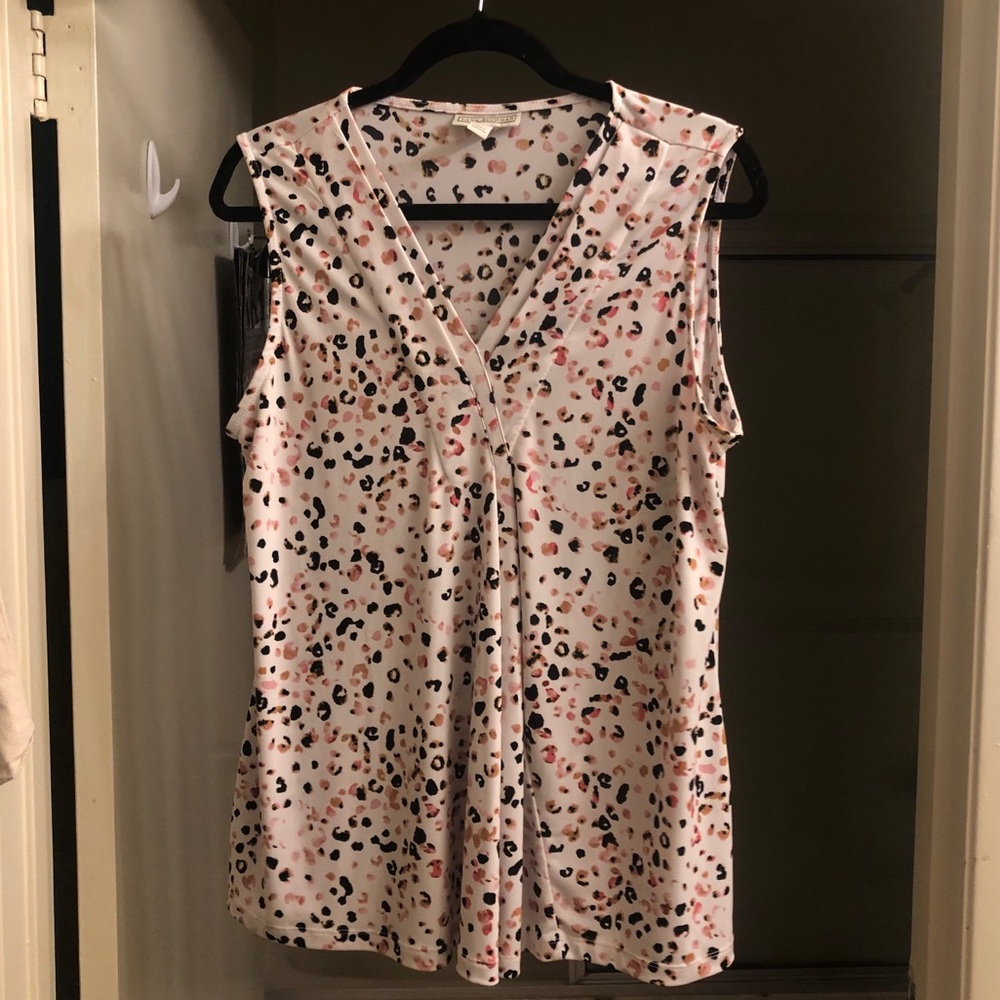 Flowy sleeveless blouse